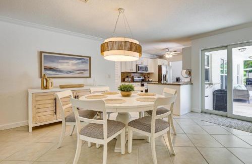 Tropic Palms House | Poolside Oasis! Family Home 4 Mi to Delray Beach