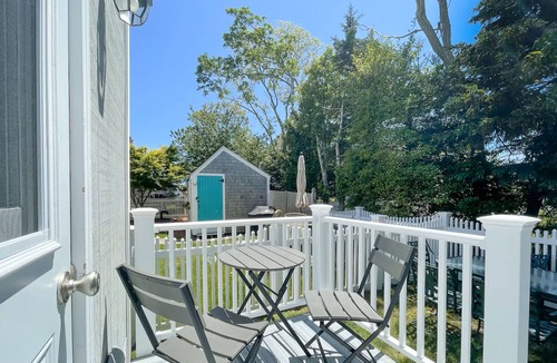 Popponesset House | Popponesset-Beach Cottage, 2 bedrooms, 1.5 baths, Sleeps 4, outdoor shower