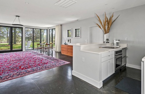 Temperanceville House | Porter's Barn | Luxury Creekfront Retreat w/Resort Perks, Kayaks & Secluded Waterfront Escape