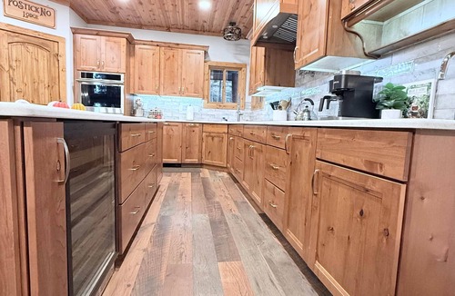 Edray House | PoStickNo Lodge: 6BR/6.5BA Ski-In/Out Pet-Friendly