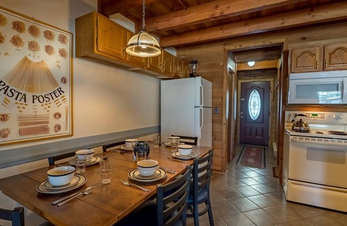 Edray House | Powder Monkey #14: 3 Bedrooms, 2 Full Baths: Ski to your door!