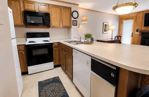 Snowshoe Apartment | Powderidge 23 Slope Access Condo Near Chairlift
