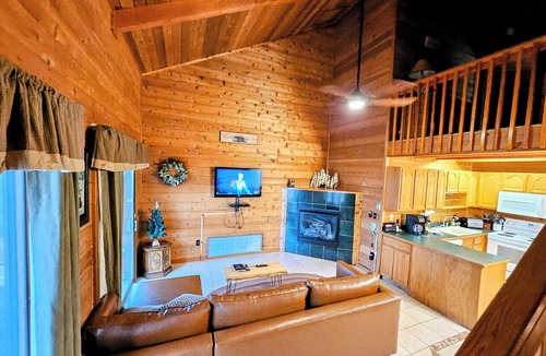 Edray House | PowderMonkey12 - ski in/out - Pet Friendly