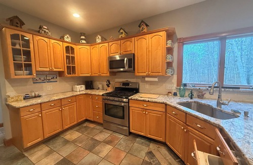 West Barnstable House | PPP Peaceful, private with a pool! House on a Hill in a quiet neighborhood.