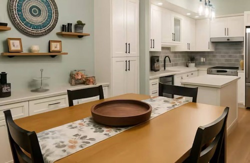 Waterfront Condo | Premier Ocean Blvd Penthouse. Walk to beach and dining.