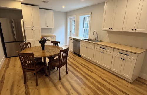 West of Town House | PRICE-DROP! New construction spacious 5-bedroom house/Mid-island/Central Air