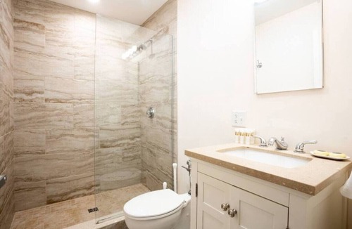 Downtown Boston Apartment | Prime Boston Fidi L-Shaped Studio