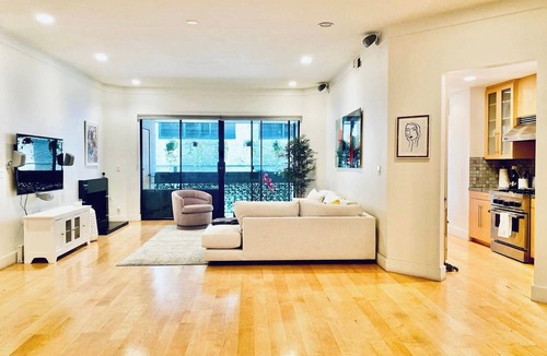 Sawtelle Condo | Prime Brentwood | Walk Everywhere | 2,000 Sq Ft