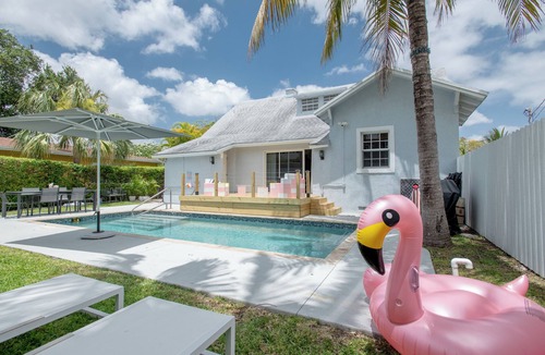 Coral Way Villa | Prime Location + Pool + Sleeps 10 -> Luxe Miami Oasis Home