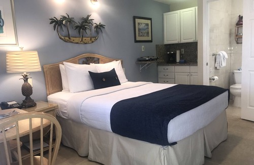Coral Ridge Hotel | Prime Location Great Price