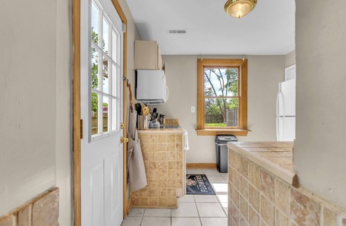 Old Town Fredericksburg House | Princess RSVP- Centrally located, Minutes to Mary Washington Hospital & I95