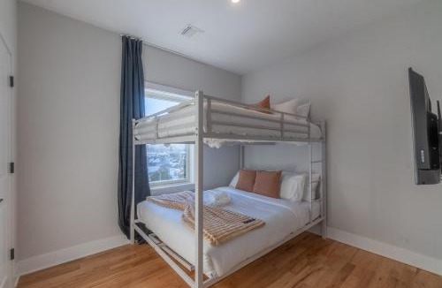 East Newark Apartment | Pristine Pad, Sleep 12, Free parking, 3BRs, 20 PERCENT OFF