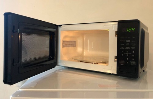 Elizabeth Apartment | Private 2-bedroom apartment 10-mins to Newark International Airport (EWR)