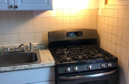 Elizabeth Apartment | Private 2-bedroom apartment 10-mins to Newark International Airport (EWR)