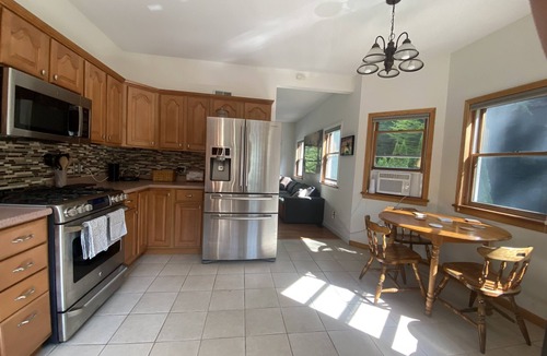 Middle Grove House | Private 3 bedroom home 3 acres 20 mins to Saratoga