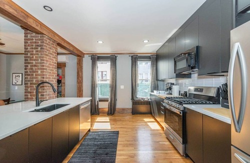 McGinley Square House | Private 3BR Home Driveway Parking 15 min to NYC