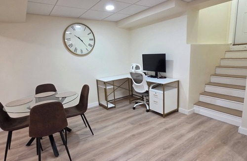 Berkley Apartment | Private Basement Apartment with Private entrance - No shared Spaces