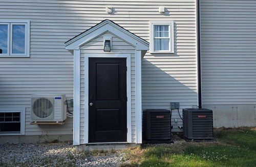 Berkley Apartment | Private Basement Apartment with Private entrance - No shared Spaces