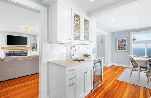 Dennis Port House | Private Beach On Nantucket Sound! (2055)