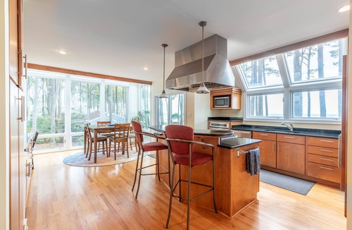 Weirwood House | Private Beach & Private Dock! Luxury Beachfront 5 Bedroom, 3.5 Bath home