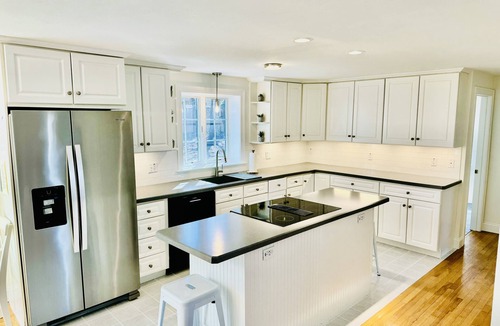 East Sandwich House | Private Beach! Refreshed & Cozy. Linens Included + NEW 2026 Prime-Spa Bathroom