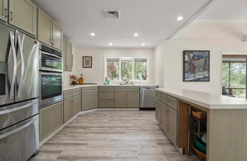 Wellfleet House | Private Beach with Incredible Views on Lt Island