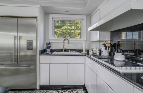 West Hyannisport House | Private beachfront for your use only! RPMS016