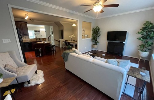 Charlottesville House | Private Bedroom in Mountainview Townhouse