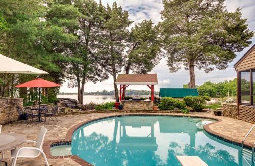 Queenstown House | Private Boat Dock! Wye River Retreat in Queenstown