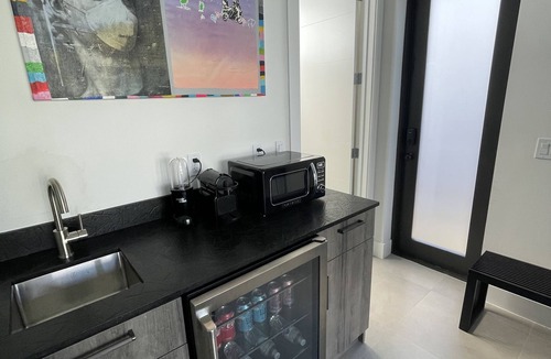 Wilton Manors House | Private Cabana - walk to the Drive