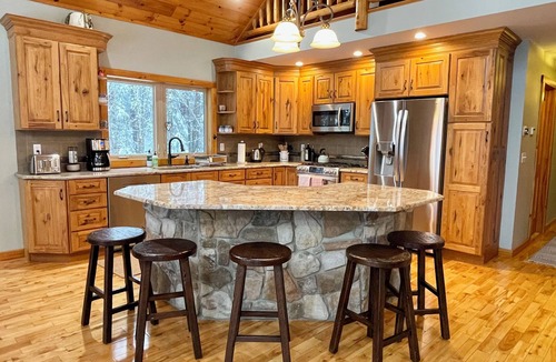 Hunter Ski Chalet | Private Catskills Chalet Hot Tub 4BR Sleeps 8 Near Hunter
