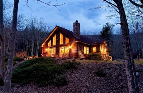 Hunter Ski Chalet | Private Catskills Chalet Hot Tub 4BR Sleeps 8 Near Hunter