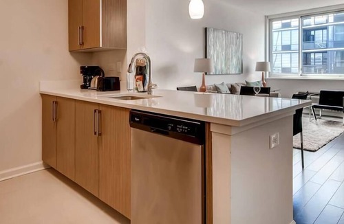 Hudson Exchange Apartment | Private & Clean | Work from Home | Washer/D | GLS