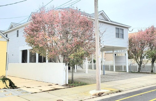 Wildwood Condo | Private condo 5 minute walk Beach, Boardwalk, Convention Center, Fox Park & Food