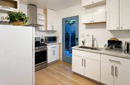 East San Gabriel House | Private Cottage 2BR in San Gabriel Quiet Stay Free Wi-Fi