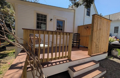 Wellfleet Cottage | Private Cottage Close to Town CS0047