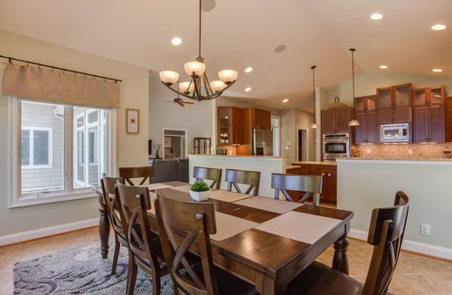 Bumpass House | Private Cove, Brand New Beds and Mattresses, Linen Service included, WiFi