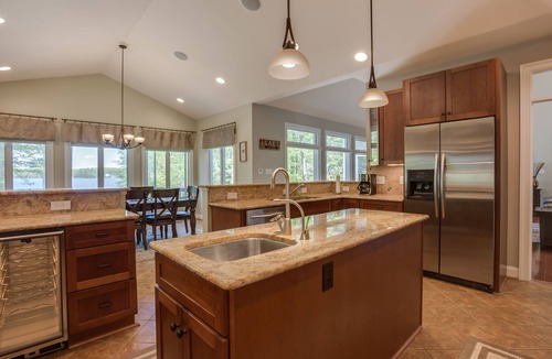 Bumpass House | Private Cove, Brand New Beds and Mattresses, Linen Service included, WiFi