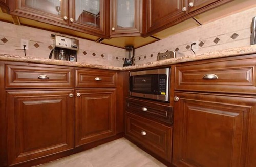Riverside Park House | Private Cozy Home Away from Home 2bdrm 2Bath With Pool 10 Min from Airport