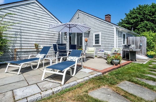 West Dennis Cottage | Private Gated Wrinkle Point Retreat, Walk to W Dennis Beach, 3BR Coastal Escape