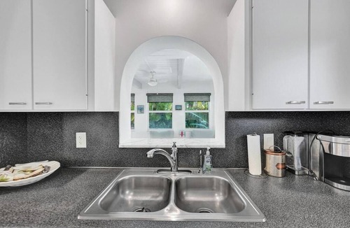 Lauderdale-by-the-Sea Villa | Private heated Pool, 6 minute walk to the beach and shopping