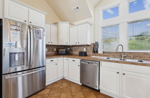 Pine Island House | Private heated pool, hot tub, Pool table, pet friendly. 9 Bdrm w/10th sleeping area