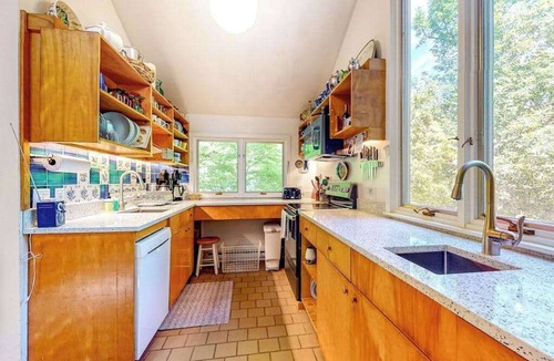 Chilmark House | Private Hillside Home, Fully Equipped Kitchen, Dog-Friendly, A/C, W/D