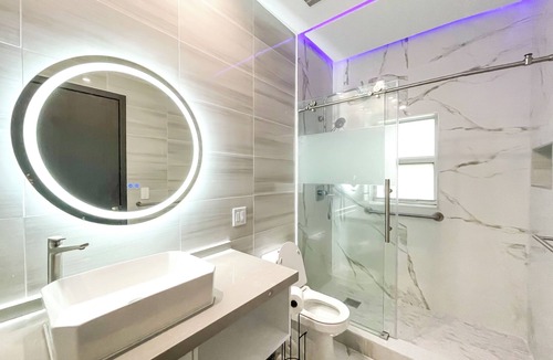 Hollywood House | Private Hollywood Guest suite, 1 bedroom, full kitchen, full bathroom