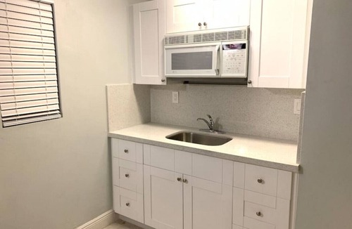 Little Ranches Apartment | Private Hollywood APT Near Beach Airport & Casino
