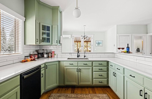 Whitefish House | Private Home - Mountain Views - Hot Tub