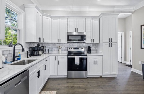 Mosby House | Private House in Heart of Historic Barton Heights!