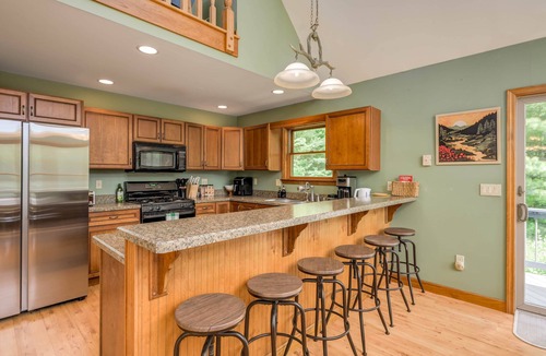 Gloversville House | Private Lake Sleeps 16 Hot Tub Game Room