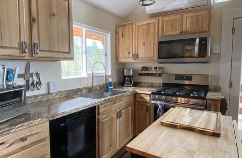 Lakeside House | Private Lake View Escape located 4 miles south of Lakeside.