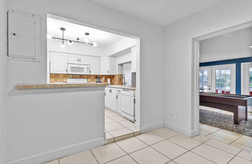 Pembroke Pines House | Private lakefront charming Home in Miami/Pembroke